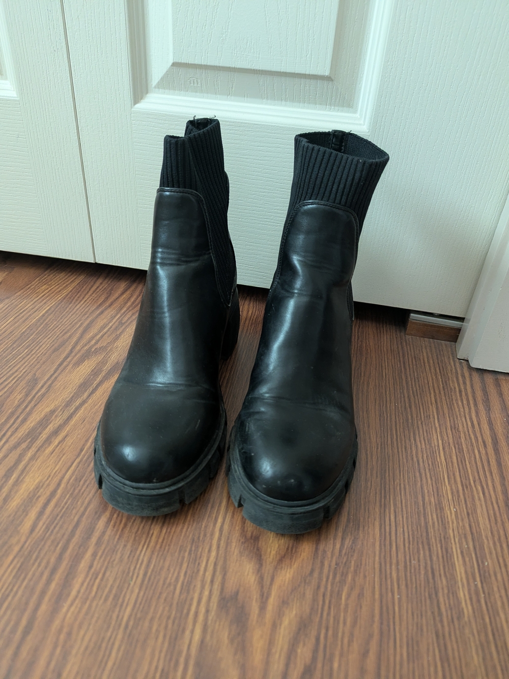 Steve Madden Black Women's Chelsea Platform Ankle Boots Size 9
